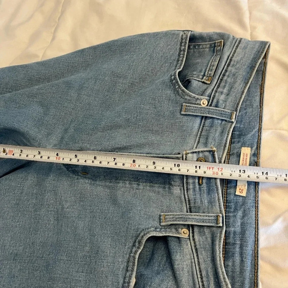 Levi's® Premium
80S MOM  WOMEN'S JEANS Size 29 Light Wash Retro Relaxed, Slouchy - Picture 13 of 14